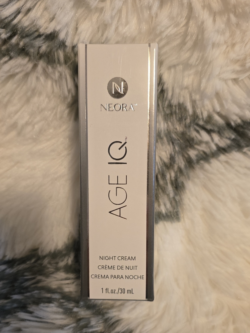 AGE IQ Night Cream - White